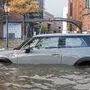 Am Hamburger Hafen trat die Elbe übers Ufer