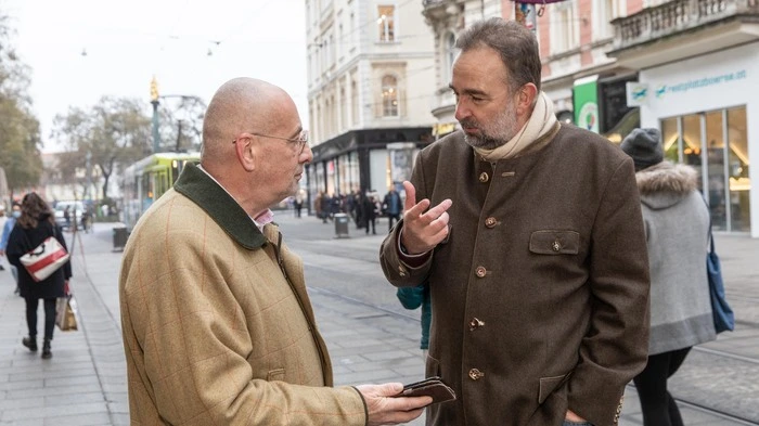 Zu seinem 60. Geburtstag unternahm der Kaiserenkel Karl Habsburg einen Geburtstagsspaziergang mit Christian Weniger und wandelte in Graz auf den Spuren seiner Vorfahren.