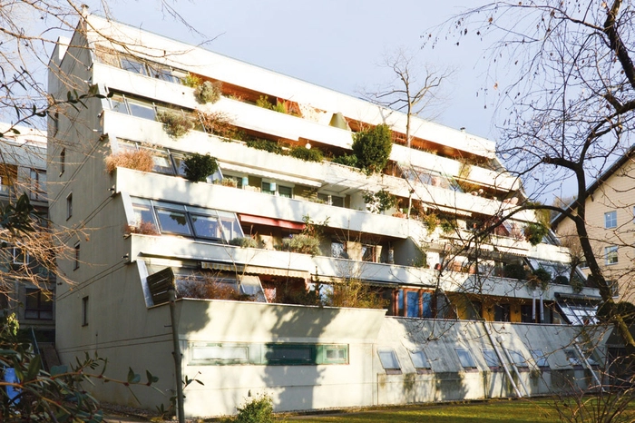 Büro- und Wohnhaus Cortolezis - von der Werkgruppe Graz mit Eugen Gross, Friedrich Groß-Rannsbach, Hermann Pichler und Werner Hollomey. Errichtet von 1972 bis 1976.