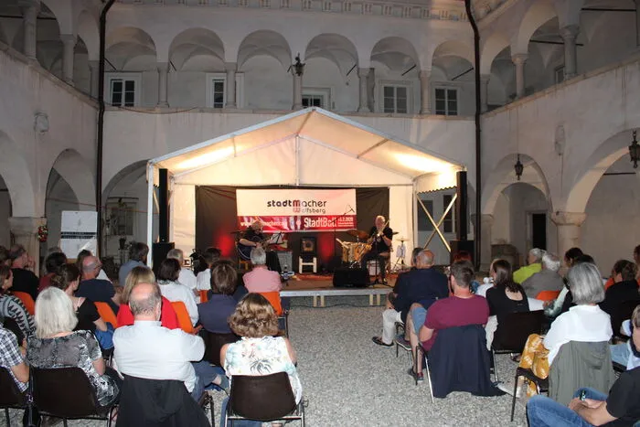 Klicken Sie sich durch die Bilder eines besonderen Sommerabend in Wolfsberg.