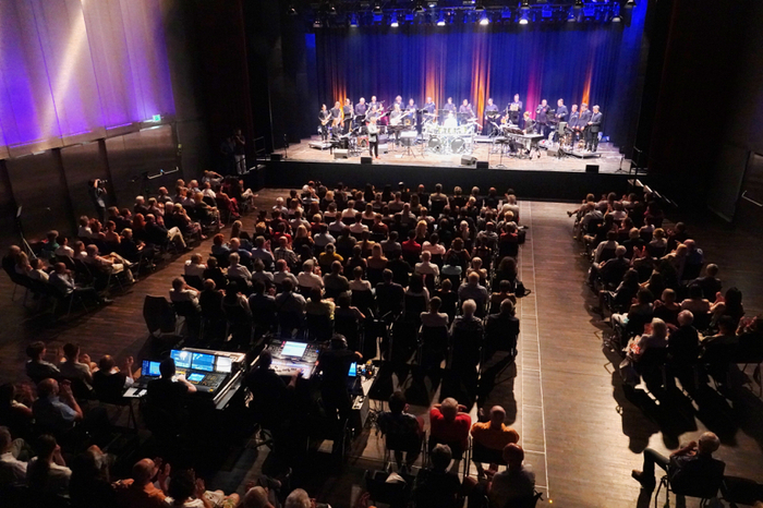 Ausverkauft war das Big Band Konzert im Frank Stronach Saal des Kunsthauses Weiz.
