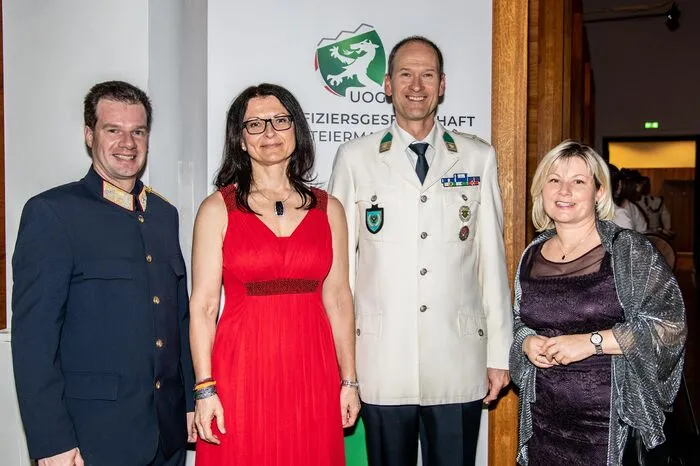 Auch Landespolizeidirektor Gerald Ortner besuchte mit seiner Gattin Cornelia den Ball.