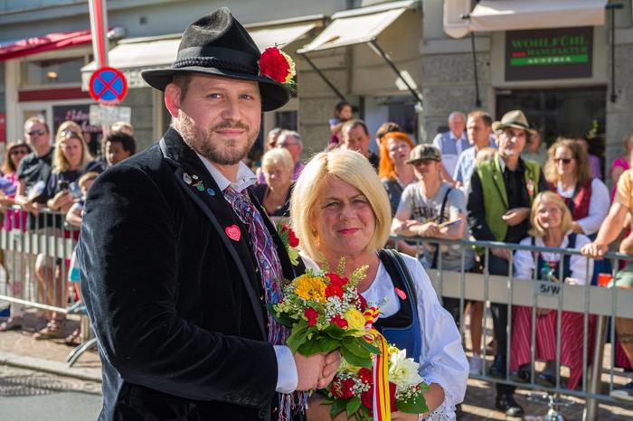 Kirchtagsobfrau Vizebürgermeisterin Gerda Sandriesser (SPÖ) und Großbauer Kurt Maschke 