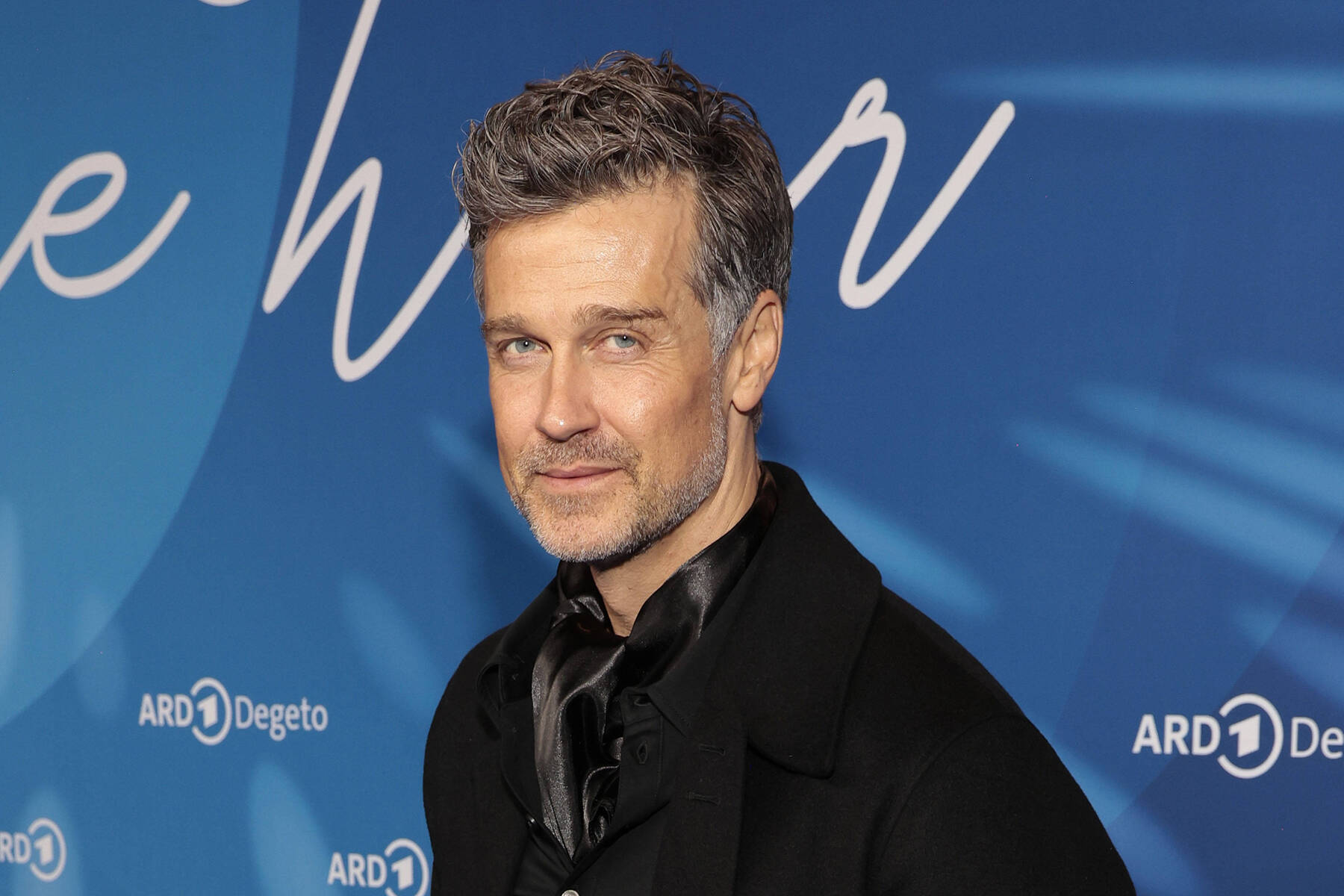 Wayne Carpendale filmte sich beim Radfahren und stürzte: Rippenbruch