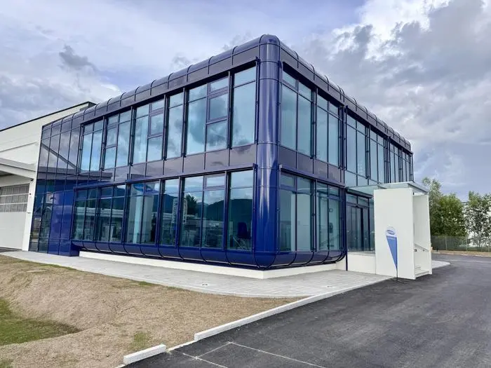 Der blaue Kubus ist das Kennzeichen von Hagleitner