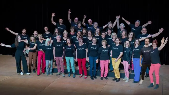 Die Sängerinnen und Sänger des Stimmig-Chors