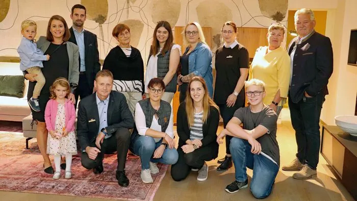Musgtergültig aufgezogen hat man beim Meyer in St. Andrä den traditionellen Abend für Freunde und Kunden des Hauses, wo diesmal die "Comedyhirten" kein  Auge trocken ließen...