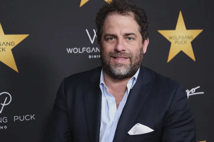 Sechs Frauen haben dem Hollywood-Regisseur Brett Ratner sexuellen Missbrauch oder Belästigung vorgeworfen. Vier weitere Frauen berichteten der Zeitung von unangemessenem Verhalten Ratners. Der Regisseur wies die Vorwürfe über seinen Anwalt zurück.  