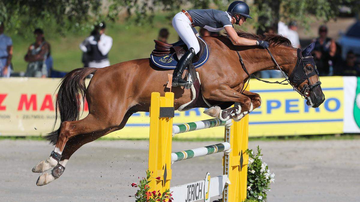 Doppelsieg in Farrach durch Julia Schönhuber