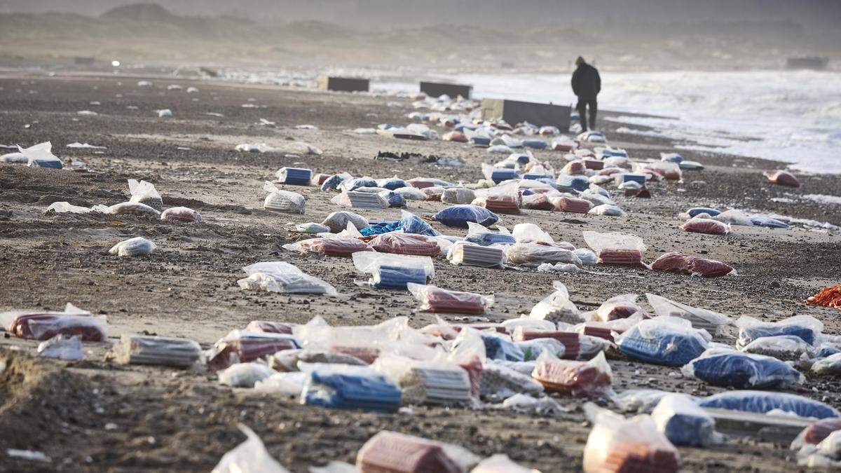 Mehr als 40 Container landeten auf der dänischen Küste