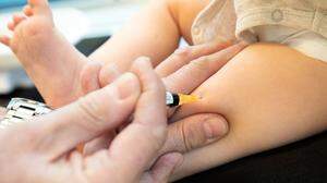Kinderärzte kümmern sich nicht nur um Akutfälle, sondern auch um Vorsorgeuntersuchungen oder Impfungen
