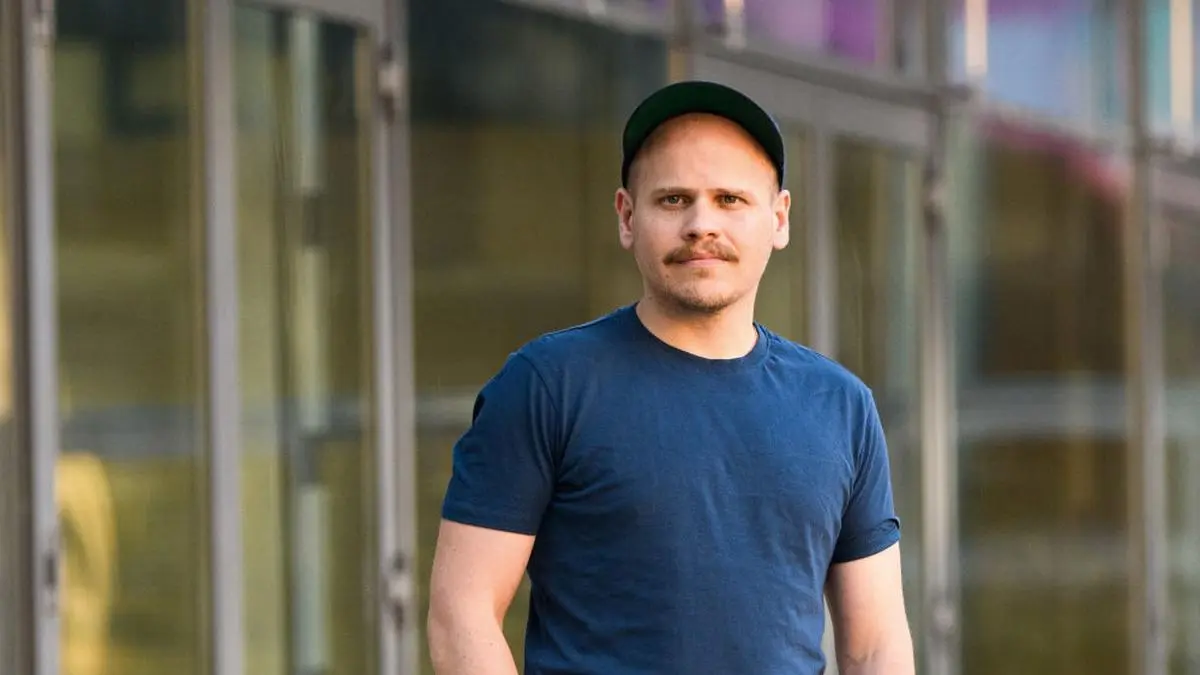 Autor Tobias Ginsburg hat sich eineinhalb bei Burschenschaften und Neo-Faschisten eingeschleust.