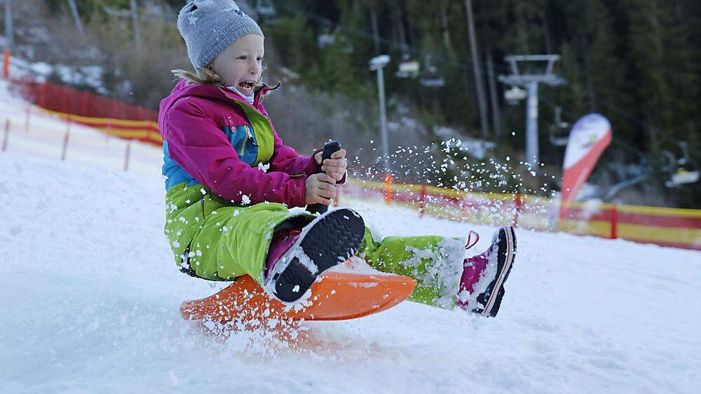 Im Sommer Spaß im Schnee