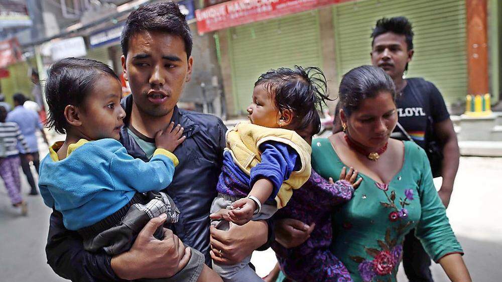 Erneutes Erdbeben in Nepal: Menschen flüchteten aus Angst auf die Straßen