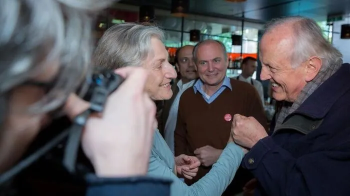 Irmgard Griss ließ sich von ihren Anhängern herzen