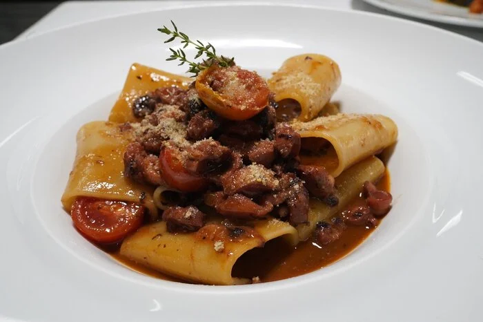 Pacchero al polipo e datterino