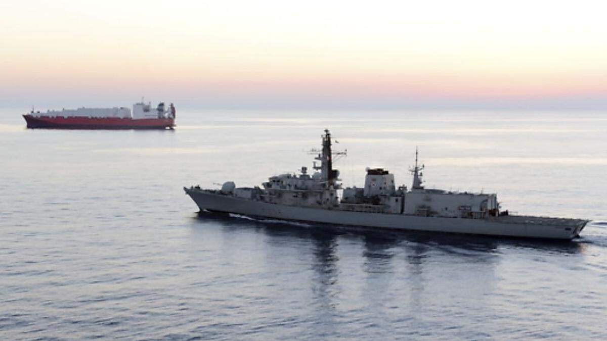 Die HMS Montrose, eine britische Fregatte, die einen Öltanker in der Straße von Hormuz geschützt hat - hier eine Archivaufnahme bei einem Einsatz vor der syrischen Küste.