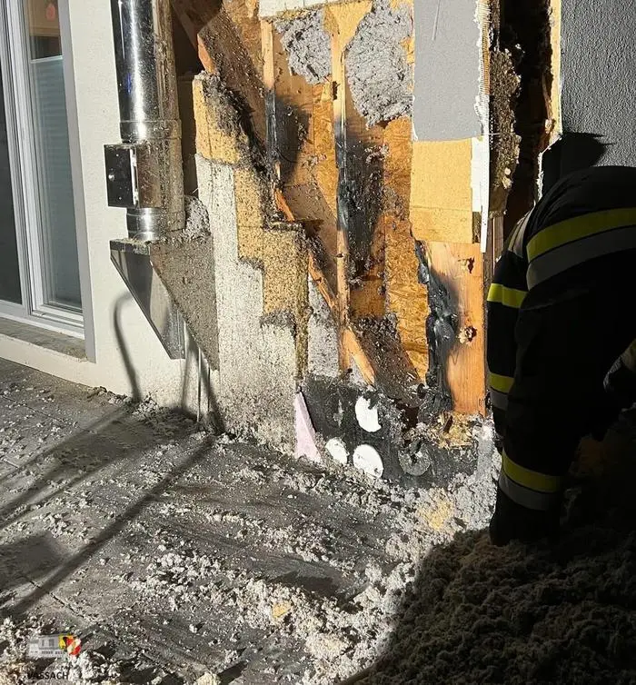 Der Schwelbrand in der Fassade konnte rasch gelöscht werden