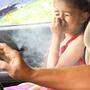 In Österreich gilt ab 1. Mai das Rauchverbot in Pkw, wenn sich Kinder oder Jugendliche darin befinden 