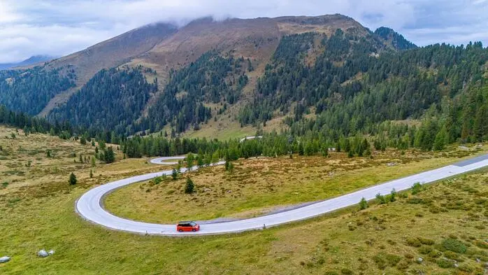 Wird als Teil des Alpe-Adria-Roadtrips empfohlen: die Nockalmstraße