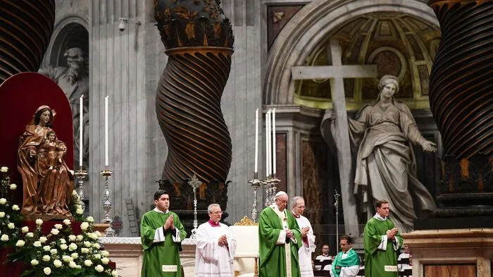 "Gleichgültigkeit besteht darin zu sagen: Das betrifft mich nicht, das geht mich nichts an, da ist die Gesellschaft schuld", so der Papst.