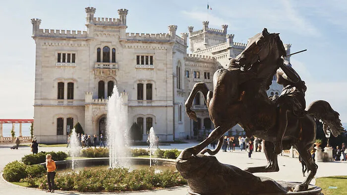 Triest überzeugt Besucher mit historischen Bauwerken, Museen, Führungen und Ausstellungen