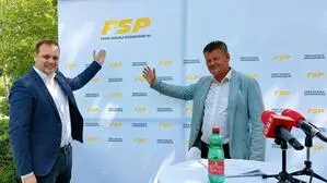 FSP-Parteiobmann Patrick Jonke und der Klagenfurter Bürgermeister Christian Scheider