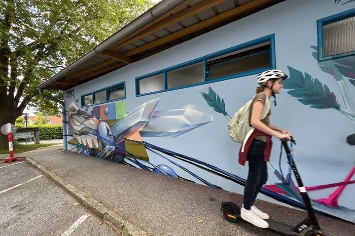 Kunterbunt - die Wand beim Herz-Freibad.