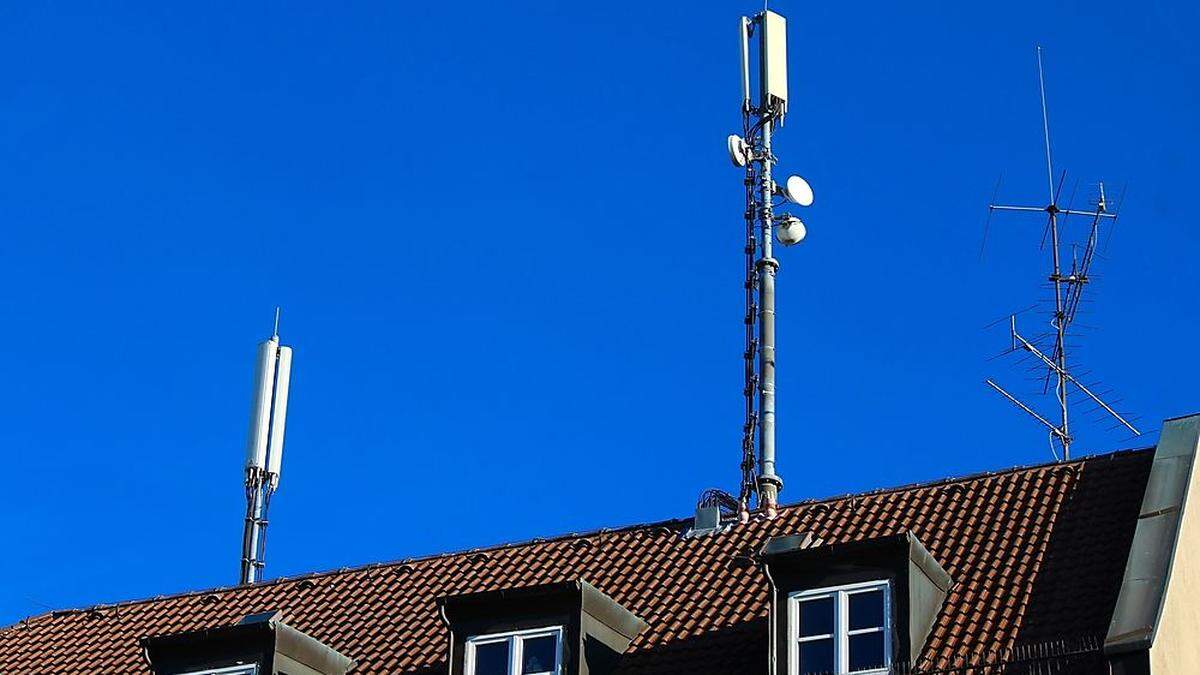 Steht ein Handymast am Wohnhaus, bekommen Hauseigentümer Miete