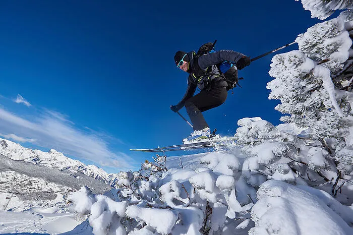 Das „V” von Vogel steht für vielseitig... Skifahrer, Snowboarder, Langläufer, Tourengeher und Freeskiing-Fans, aber auch begeisterte Rodler kommen hier auf ihre Rechnung. Der Vogel Snow Park gehört zu den besten in Slowenien. Er erstreckt sich über rund zwei Hektar und ist mit einer Vielzahl von Attraktionen für Adrenalin-Junkies ausgestattet. www.vogel.si