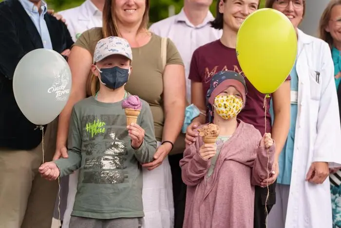 Für alle Patienten, die nicht vor die Kinderklinik kommen konnten: Das Eis kam zu ihnen