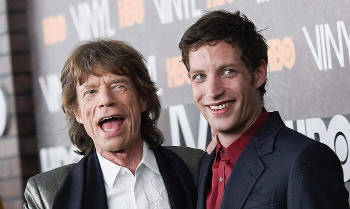 Serienvorbild und Produzent: Mick Jagger mit seinem Sohn, dem Schauspieler Jack Jagger - der spielt in der Serie mit