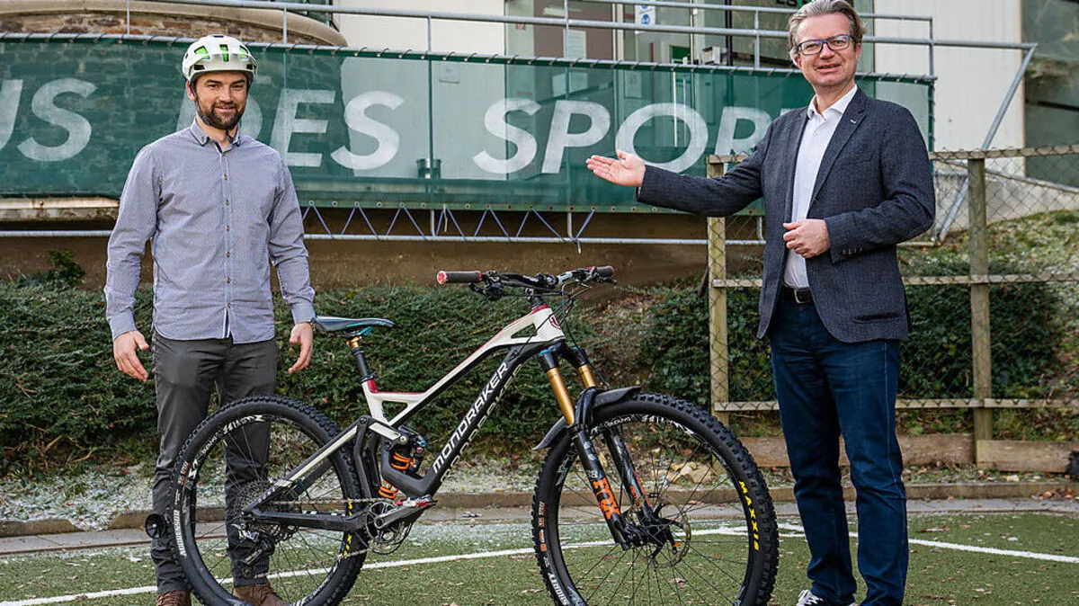 Markus Pekoll mit Sportlandesrat Christopher Drexler