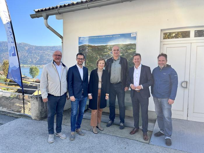 Klaus Glanznig, Bürgermeister von Treffen, Schuschnig, Zorn-Jäger, Georg Overs, Geschäftsführer der Tourismusregion Villach, Fellner und Marc Horbal von der Tourismusregion Villach (von links)