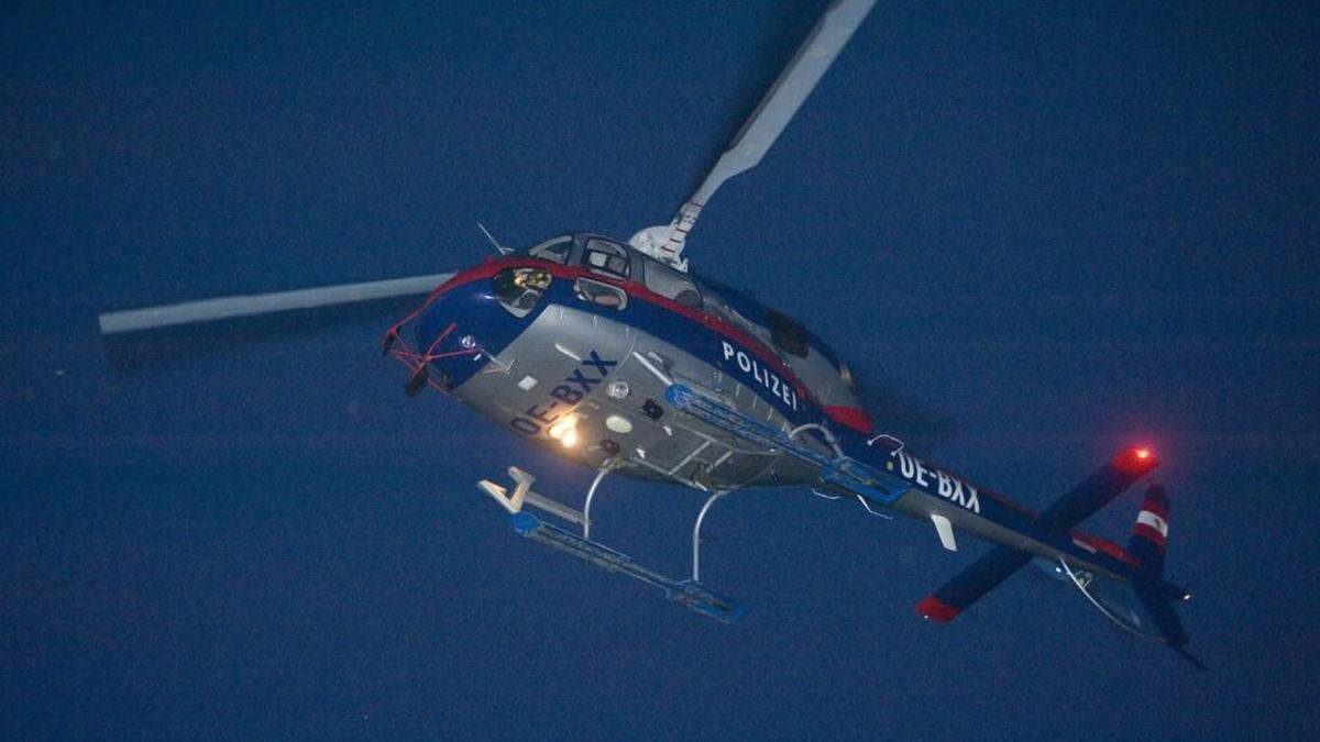 Der Polizeihubschrauber kreiste nach Mitternacht über dem Westen von Graz