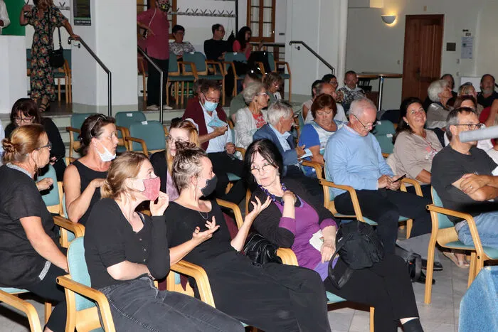 Die MusikerInnen waren:Lucilla Galeazzi - GesangElena Ledda - GesangAlessio Lega - Gesang, GitarreMaurizio Geri - Gitarre, GesangClaudio Carboni - SaxGigi Biolcati - Perkussion, GesangRiccardo Tesi - Knopfakkordeon, Arrangements und musikalische Leitung  