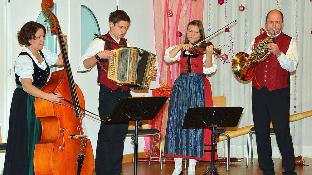 Familienmusik Waldner mit Bärbl, Armin, Stefanie und Gerald Waldner