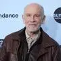 John Malkovich ließ bei Dreharbeiten auf eine Affäre mit Michelle Pfeiffer ein - und bereut das heute