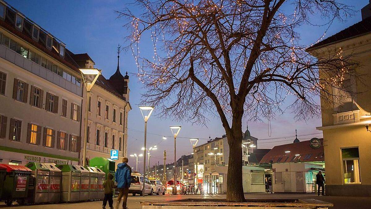 Der Griesplatz in der Abenddämmerung