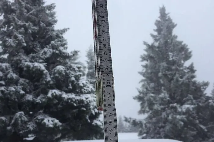 Beweis: Rund zehn Zentimeter Schnee gibt es derzeit auf dem Grazer Hausberg, dem Schöckl (1445 Meter).