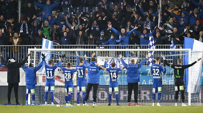 Mit den Fans wurde der Sieg zumindest ordentlich gefeiert