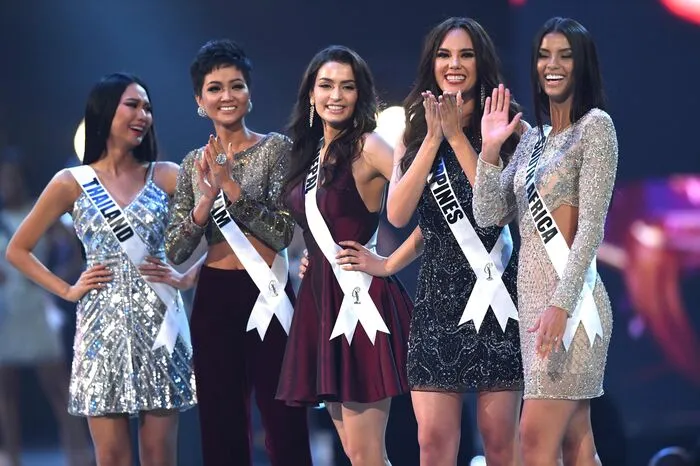 Ihre erste Stellvertreterin wurde Tamaryn Green (24) aus Südafrika, während die 19-jährige Venezolanerin Sthefany Gutierrez auf dem dritten Platz der Ausscheidung landete.