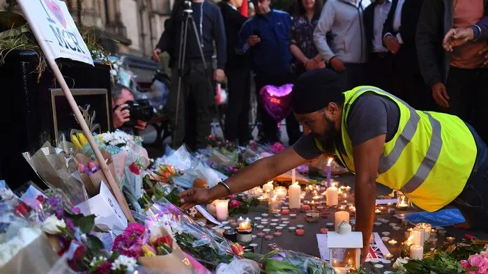 Die Einwohner von Manchester bauen nach dem Terroranschlag, bei dem der Täter 22 Konzertbesucher mit sich in den Tod riss und rund 60 von ihnen verletzte, auf Solidarität und Zusammenhalt.