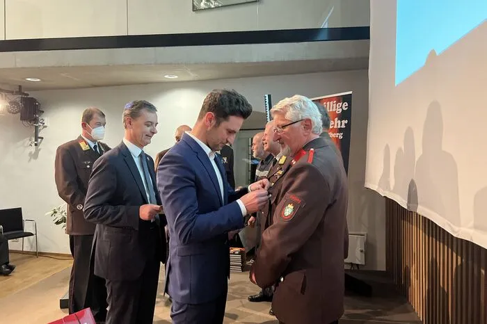 Ehrungen für verdiente Mitglieder der Freiwilligen Feuerwehr Hartberg.