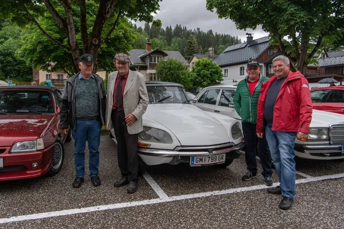 Weitere Bilder vom Oldtimertreffen mit Hoheitenbesuch!