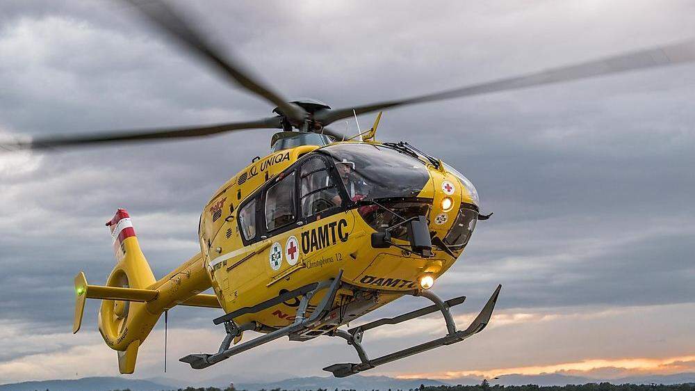 Der Schwerverletzte wurde mit dem Hubschrauber C12 nach Graz geflogen