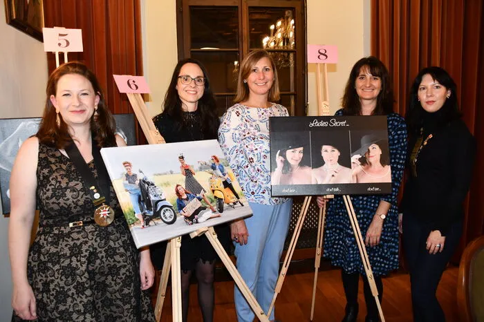Gratulantinnen aus Kitzbühel und Klagenfurt: Elisabeth Klausner, Anita Flatscher und Karin Rosendorfer sowie Sandra Pinter und Ingrid Rudda.