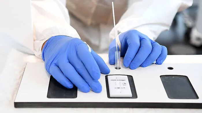 Antigen-Schnelltests sind vor den Feiertagen noch sehr gefragt