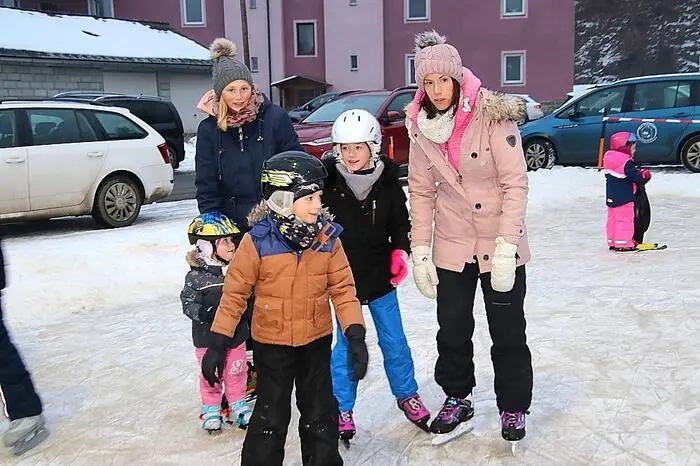 Und zahlreiche Kinder, teils mit ihren Eltern, waren der Einladung gefolgt.