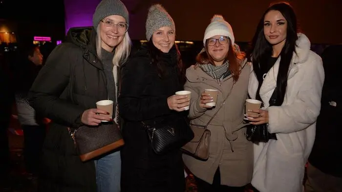 Mit Glühwein wurde auf den Krampuslauf angestoßen